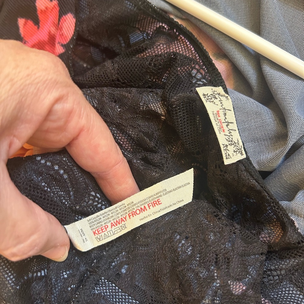 NWT Free People Red Rose Floral Bodysuit Size Small Snap gusset thong style - Picture 12 of 14